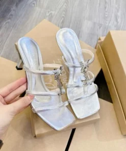 Cao gót 3 quai gắn chữ thời trang gót 7cm tôn dáng